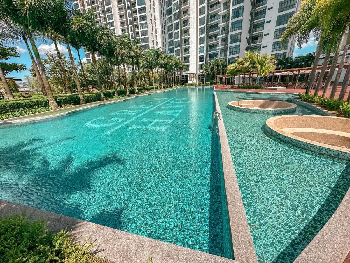 Starry Homes @ Green Haven 2Beds 2Bath+Pool View Masai Exteriör bild